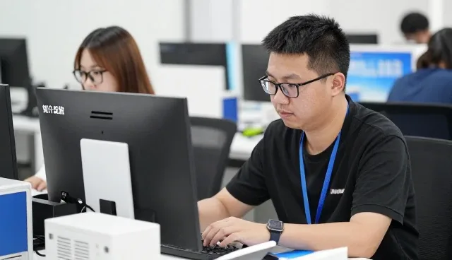 办公场所应用中的广告设计制作特点